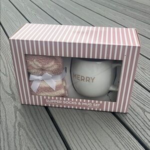 Merry Slipper Socks & Mug Set